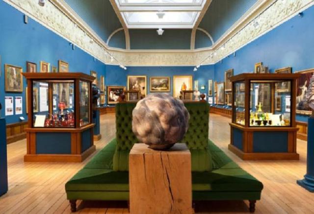 Victoria art gallery inside