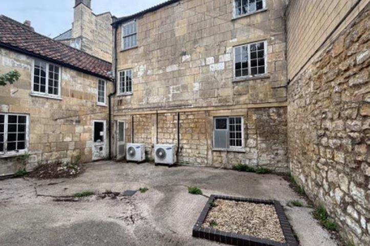 6-8 Cotterell Court Courtyard